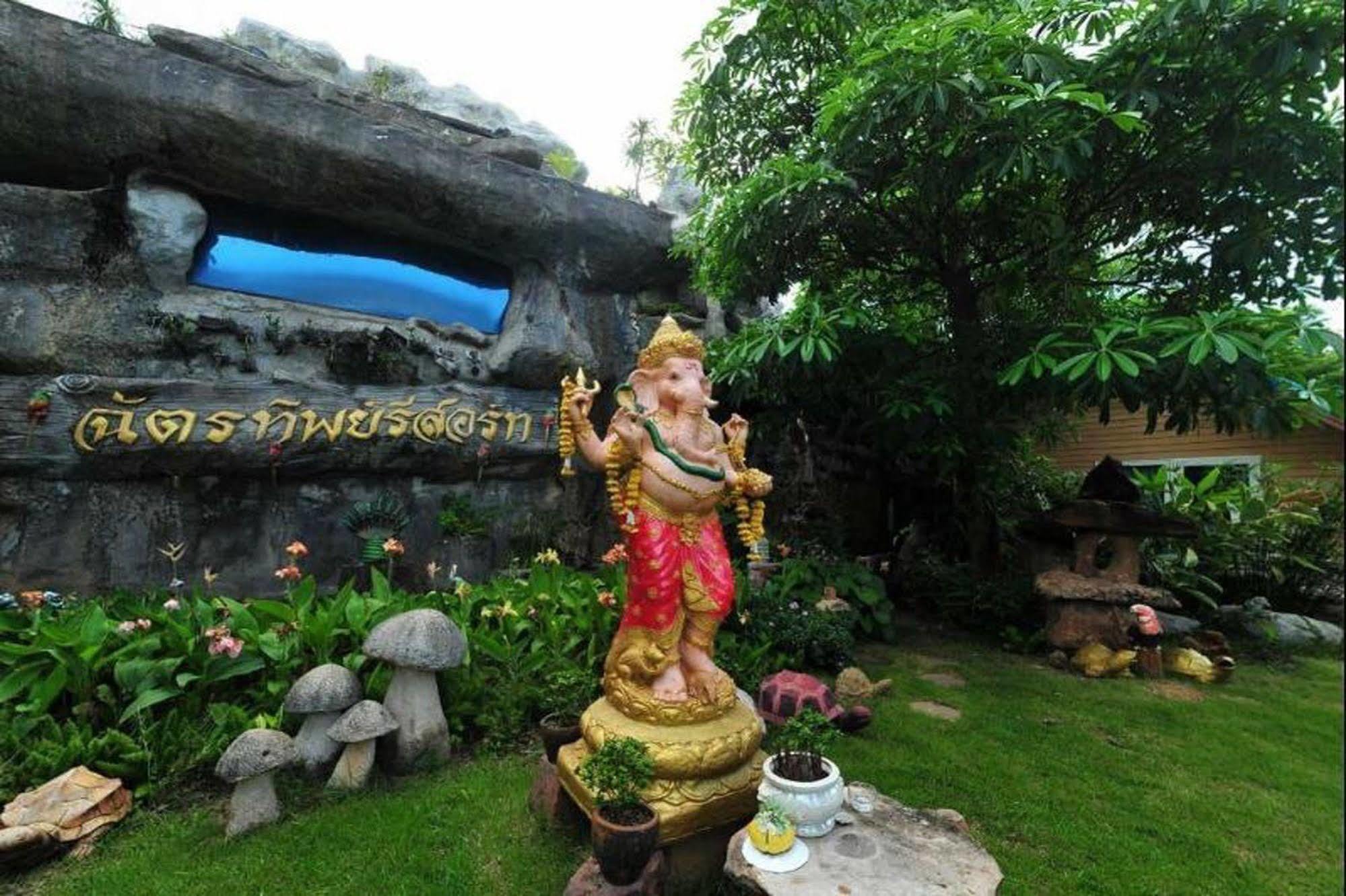 Chart Trip Resort Nakhonratchasima Exteriör bild